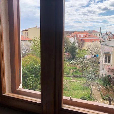 De Luxe Room In The Heart Of The City 로비니 외부 사진