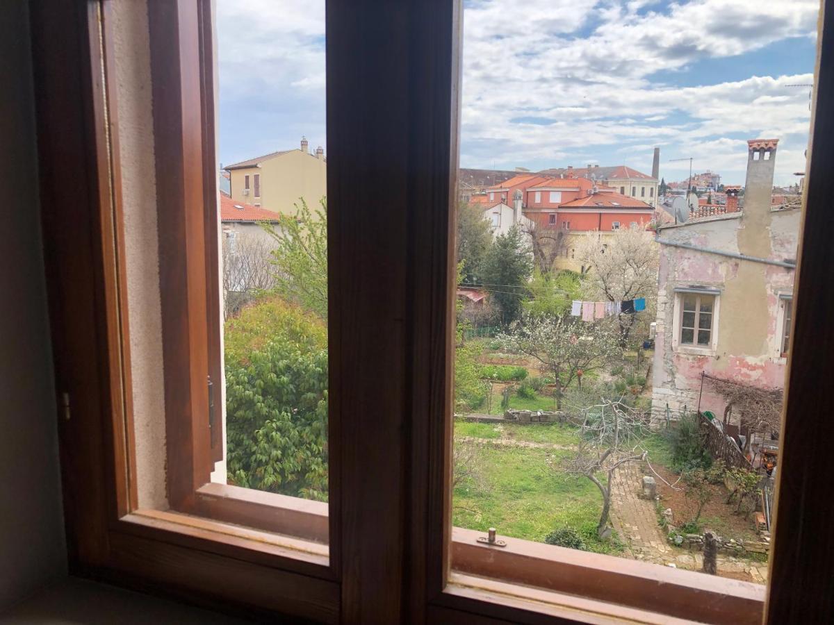 De Luxe Room In The Heart Of The City 로비니 외부 사진
